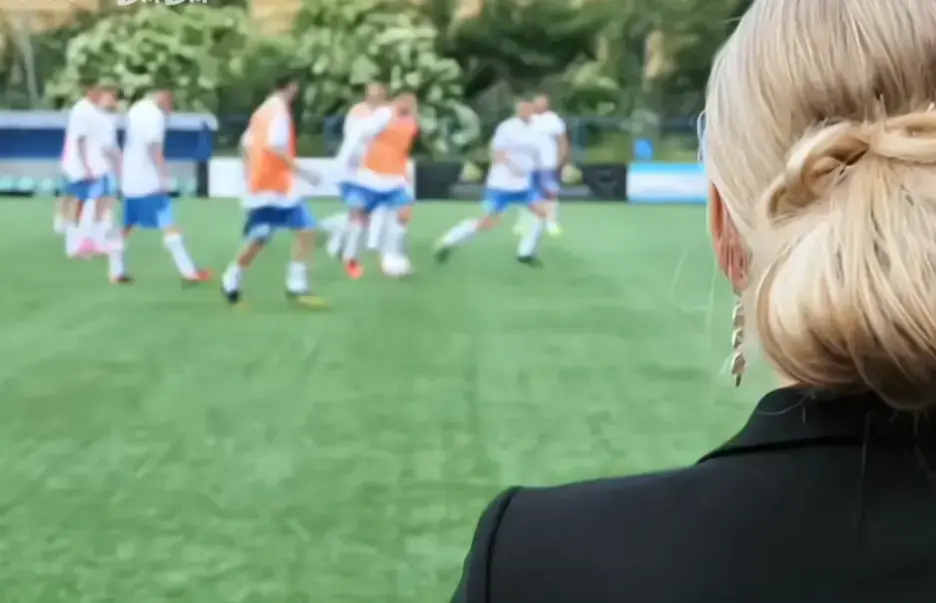 法国电影《Footballers'Moms》足球队的女老板们高清完整版免费在线观看-Footballers'Moms全集无广告播放